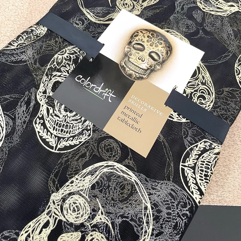 🆕Sheer Gold/Silver Metallic Printed Skulls Reversible Tablecloth